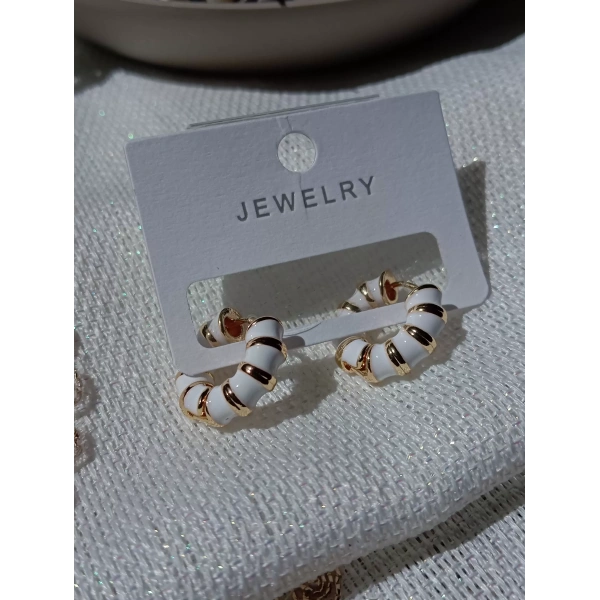 Beyaz Renk Vintage Küpe