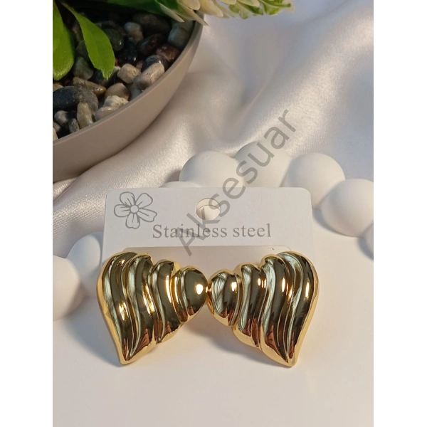 Çelik Kalp Detaylı Küpe