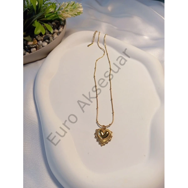 Gold Kalp Detaylı Çelik Kolye