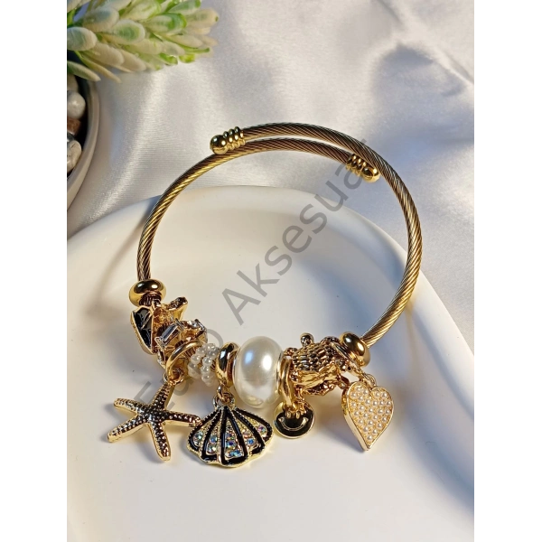 Gold Charm Bileklik