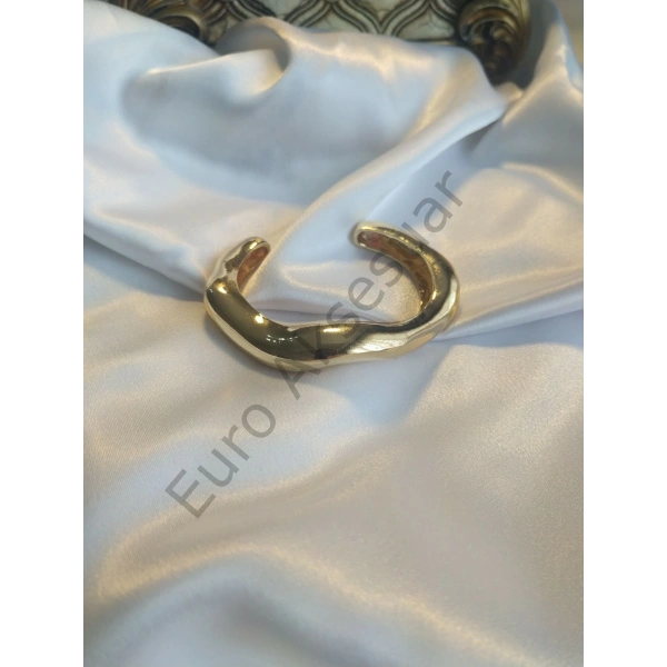 Gold Renk Vip Kıvrımlı Kelepçe Bileklik