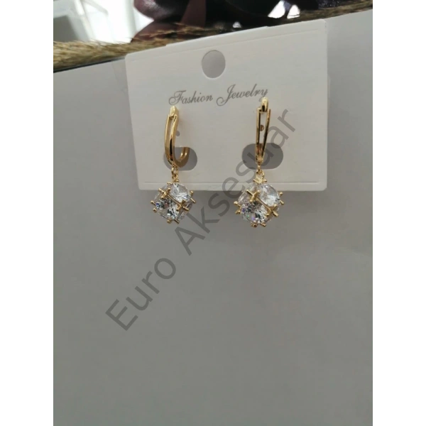 Gold Renk Zirkon Taş Detaylı Küpe