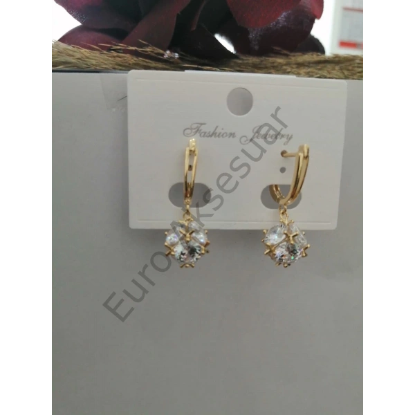 Gold Renk Zirkon Taş Detaylı Küpe