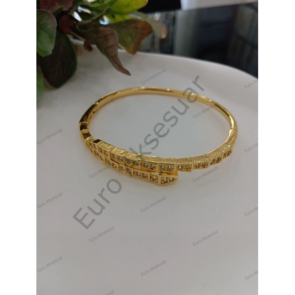 GOLD YILAN DETAYLI ÇELİK KELEPÇE
