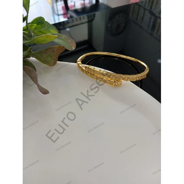 GOLD YILAN DETAYLI ÇELİK KELEPÇE