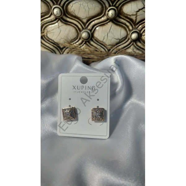 Gömme Taş Detaylı VIP Küpe