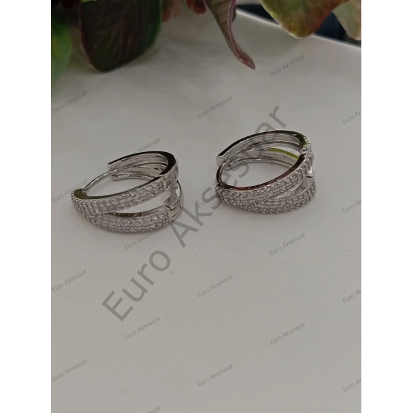 GÜMÜŞ RENK İKİLİ TAŞ DETAYLI ÇELİK KÜPE