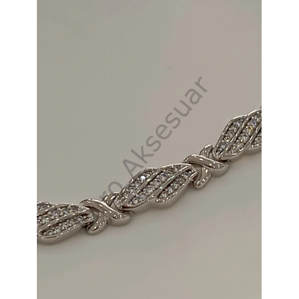 GÜMÜŞ RENK TAŞ DETAYLI VİP BİLEKLİK