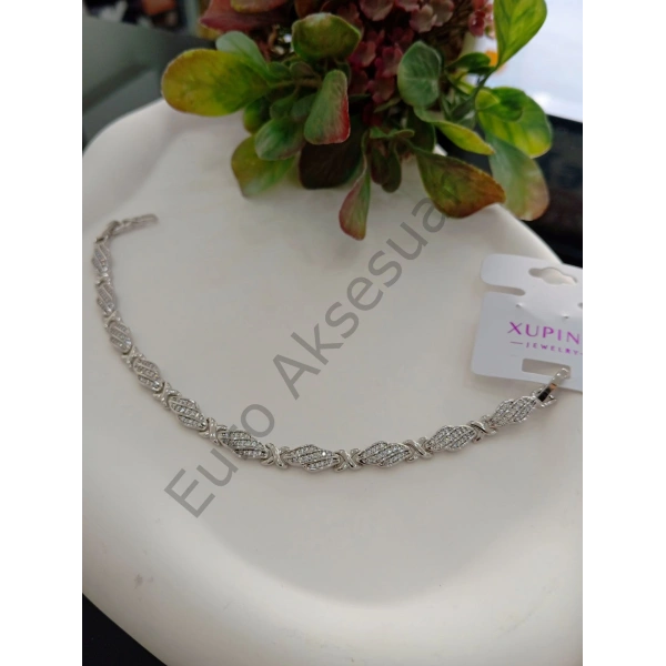 GÜMÜŞ RENK TAŞ DETAYLI VİP BİLEKLİK