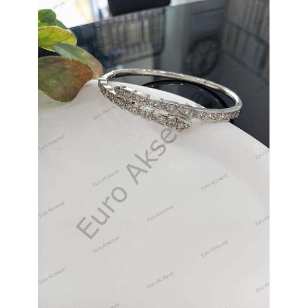 GÜMÜŞ RENK YILAN DETAYLI ÇELİK KELEPÇE