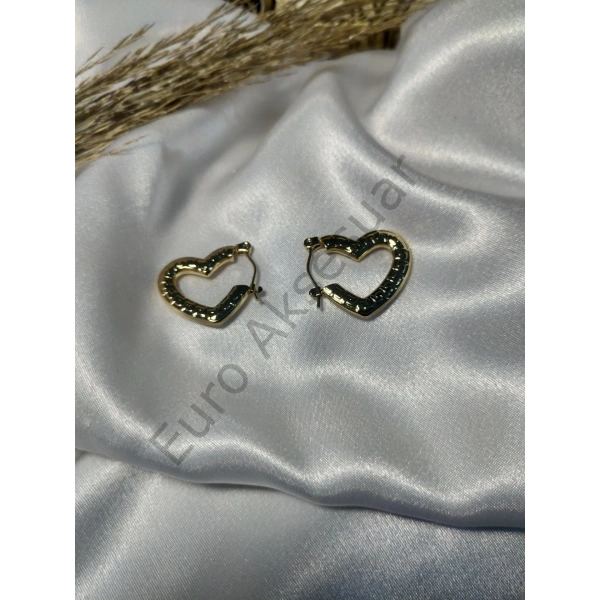 Kalp Detaylı İnce Çelik Küpe