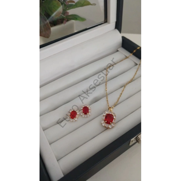 Kırmızı Taş Detaylı Çelik Kolye, Küpe Seti