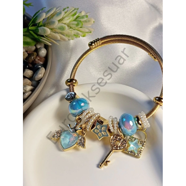 Mavi Kalp Detaylı Charm Bileklik