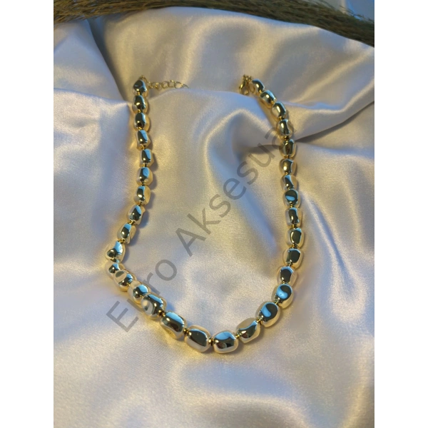 Özel Seri Çakıl Taşı Detaylı Gold Kolye