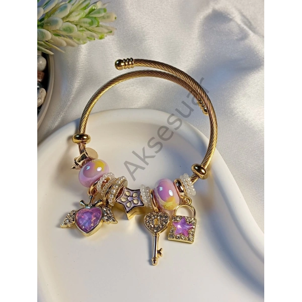 Pembe Kalp Detaylı Charm Bileklik