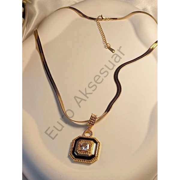 Şık İşleme Detaylı Çelik Kolye