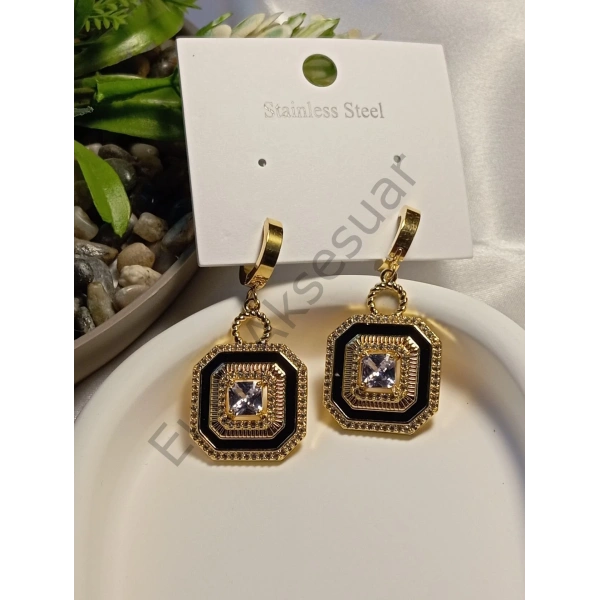 Şık İşlemeli Çelik Küpe