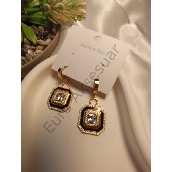 Şık İşlemeli Çelik Küpe