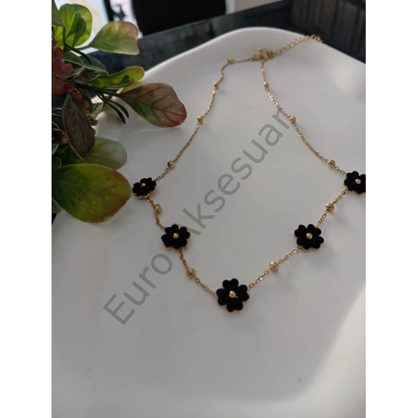 Siyah Çiçek Detaylı Çelik Kolye