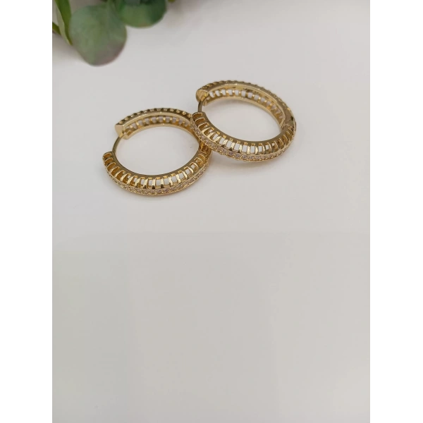 Taşlı Halka Detaylı VIP Küpe