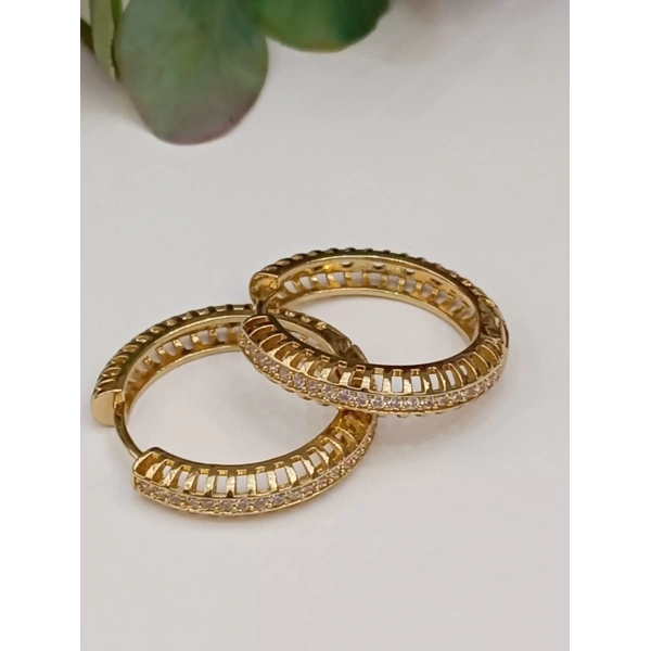 Taşlı Halka Detaylı VIP Küpe