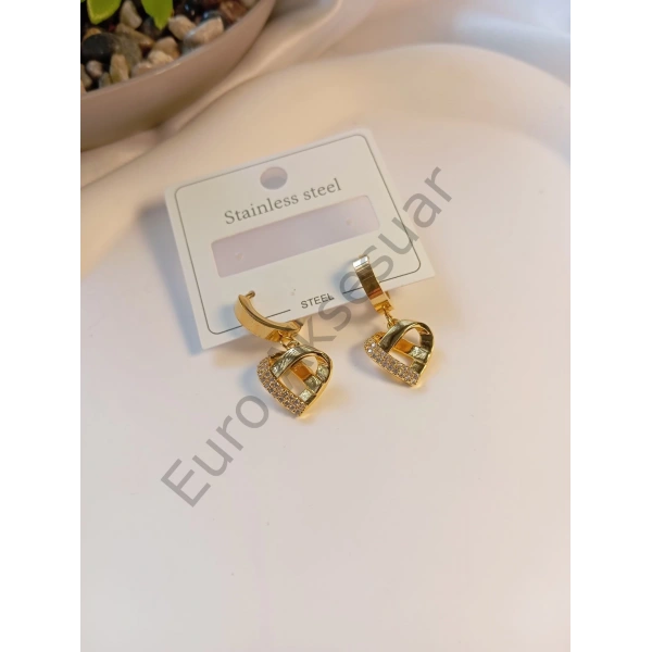 Taşlı Kalp Detaylı Çelik Küpe