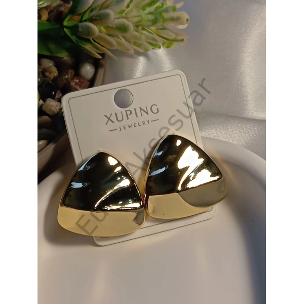 Üçgen Detay Vip Küpe