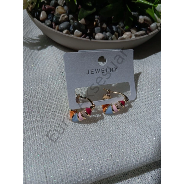 Üçgen Detaylı Vintage Küpe