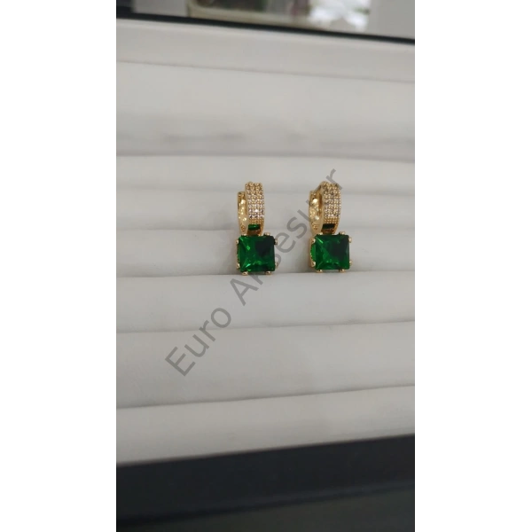 Yeşil Zirkon Taş Detaylı Çelik Küpe