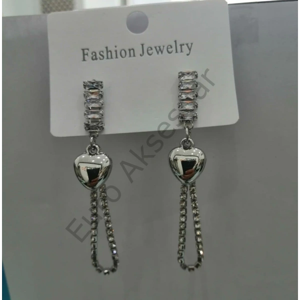 Zirkon Taşlı Kalp Detaylı Küpe