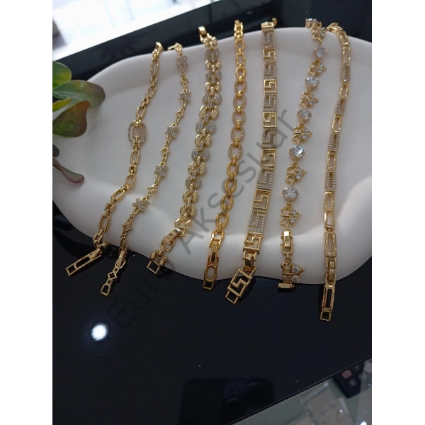 Zirkon Taşlı Kelebek Detaylı Vip Bileklik