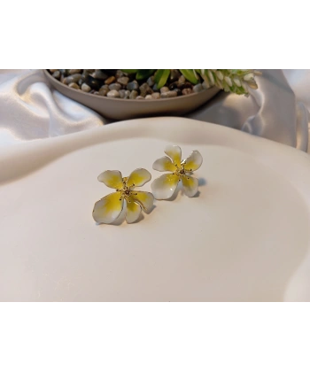 Luxury Gold Kaplama Sarı & Beyaz Emaye Manolya Çiçeği Küpe - 3 cm Özel Tasarım