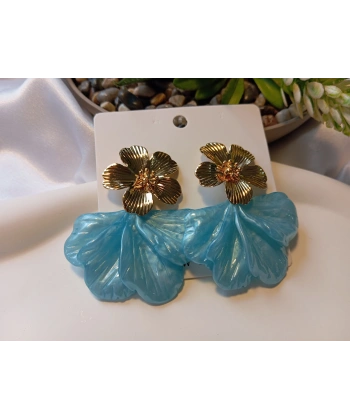 Altın Kaplama Çiçek Detaylı Buz Mavisi Akrilik Petal Küpe (5,5 cm)