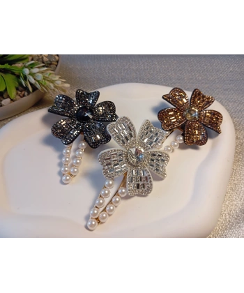 Euro Aksesuar Kristal Taşlı Çiçek Figürlü ve İncili Lüks Yan Toka