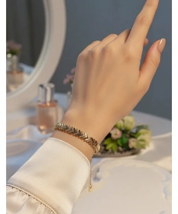 Euro Aksesuar 14K Altın Kaplama V-Şekilli Zirkon Taşlı Xuping Bayan Bileklik (17-19 cm)