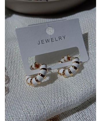 Beyaz Renk Vintage Küpe