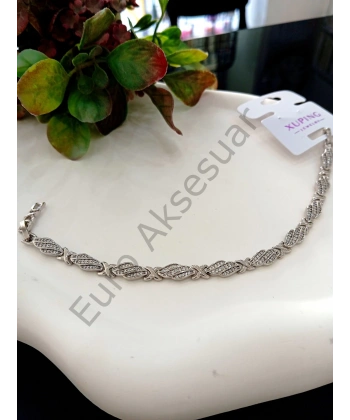 GÜMÜŞ RENK TAŞ DETAYLI VİP BİLEKLİK