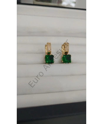 Yeşil Zirkon Taş Detaylı Çelik Küpe