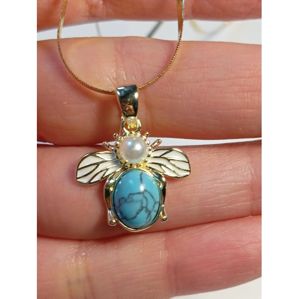 Arı Figürlü Firuze Taşlı Çelik Kolye