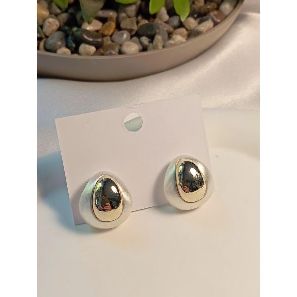 Sedef Detaylı Pirinç Küpe