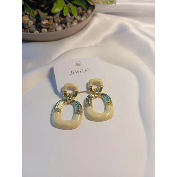 Krem Renk Porselen Küpe