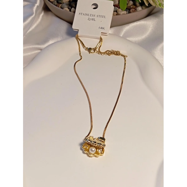 İncili Deniz Kabuğu Figürlü Çelik Kolye