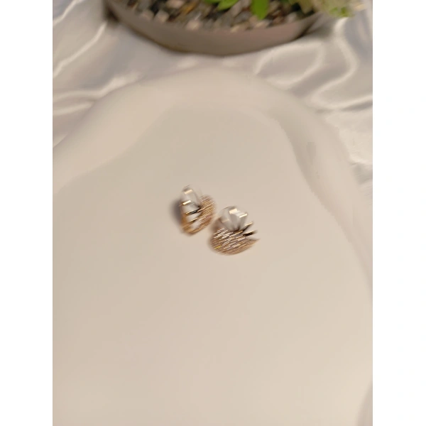 Beyaz Kalp Detaylı Xuping Jewelry Vip Küpe