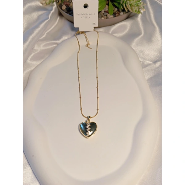 Taş Detaylı Kalp Figürlü Çelik Kolye