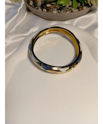 Üçgen Detay Kıvrımlı Mineli Bilezik