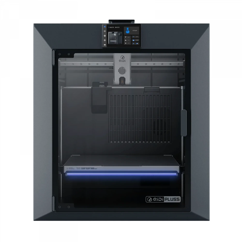 QIDI Tech Plus5 3D Yazıcı ön görünümü; kapalı kabin ve dokunmatik ekran