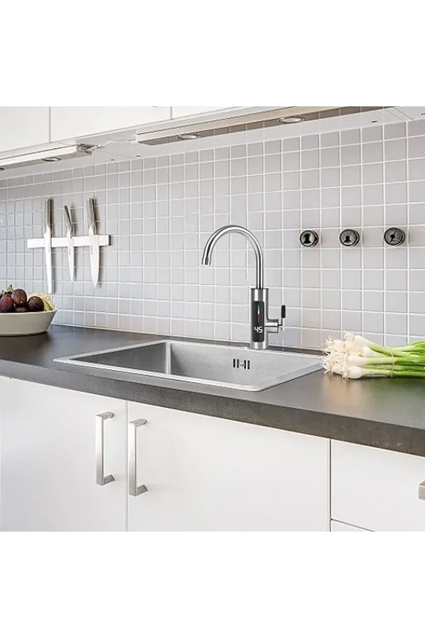 DailyTech 3000W Elektrikli Anında Su Isıtmalı Musluk Dijital Sıcaklık Göstergeli 360 Döner