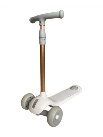 Sesli Işıklı Scooter KM639