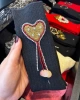 Edas Pullu Kalp İşlemeli Siyah Yün Çorap