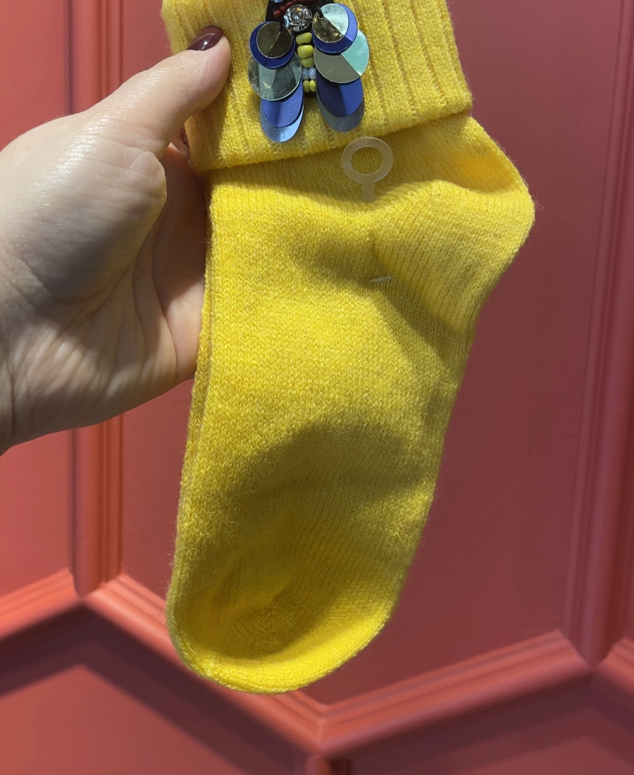 Eda’s Arı Sarı Kısa Yün Çorap